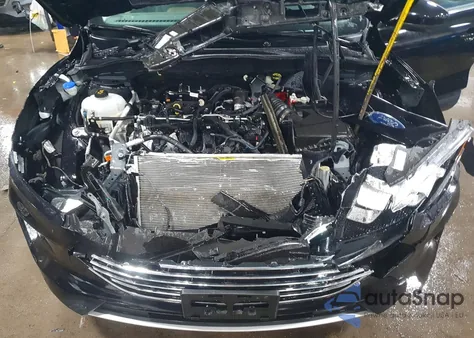 2022 Ford Escape Titanium z USA, uszkodzony, nr VIN 1FMCU9J97NUB06055